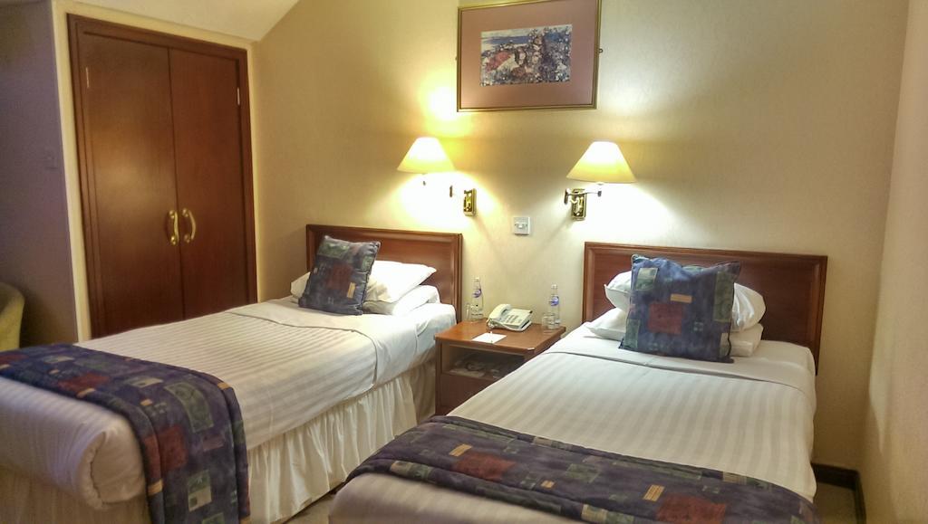 Malin Court Hotel And Restaurant آير الغرفة الصورة